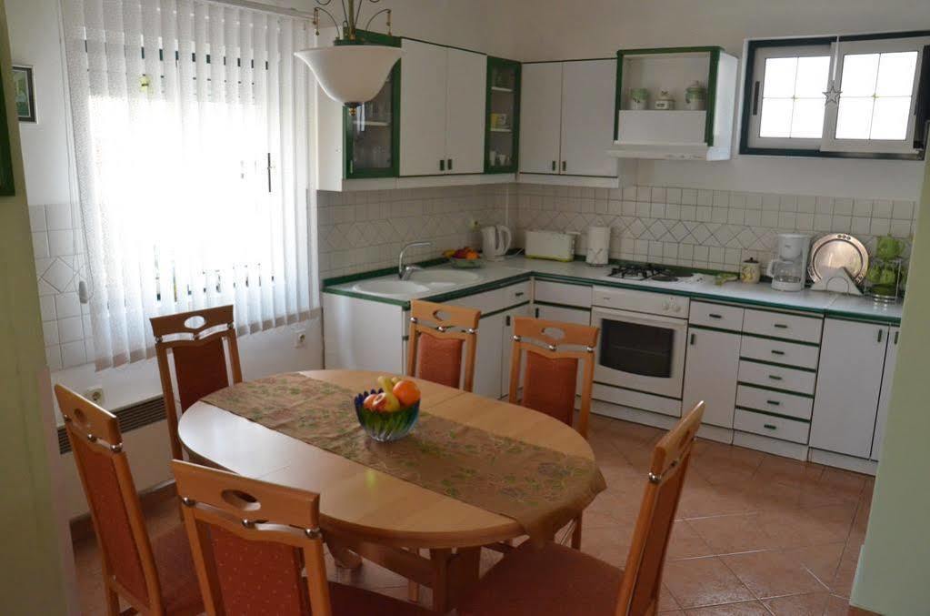 Apartman In *
